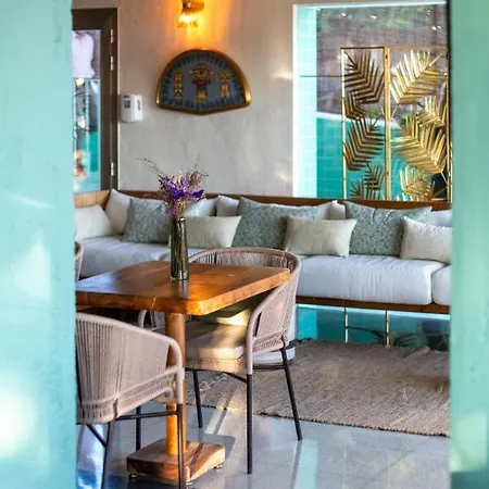 Отель Mikasa Boutique Adults Only 2*